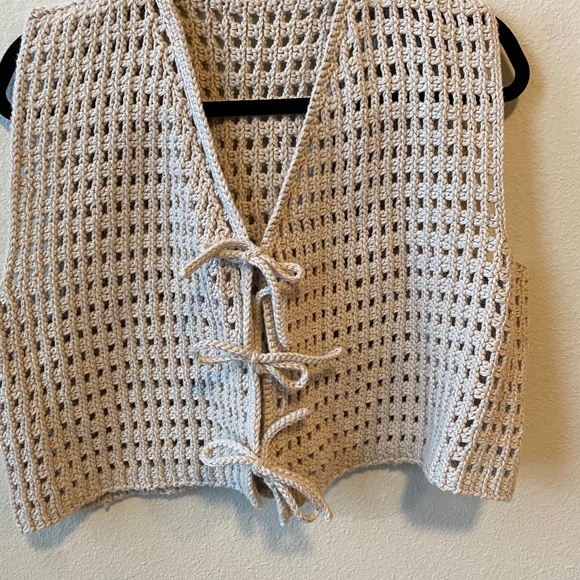 Vest - Picture 4 of 4